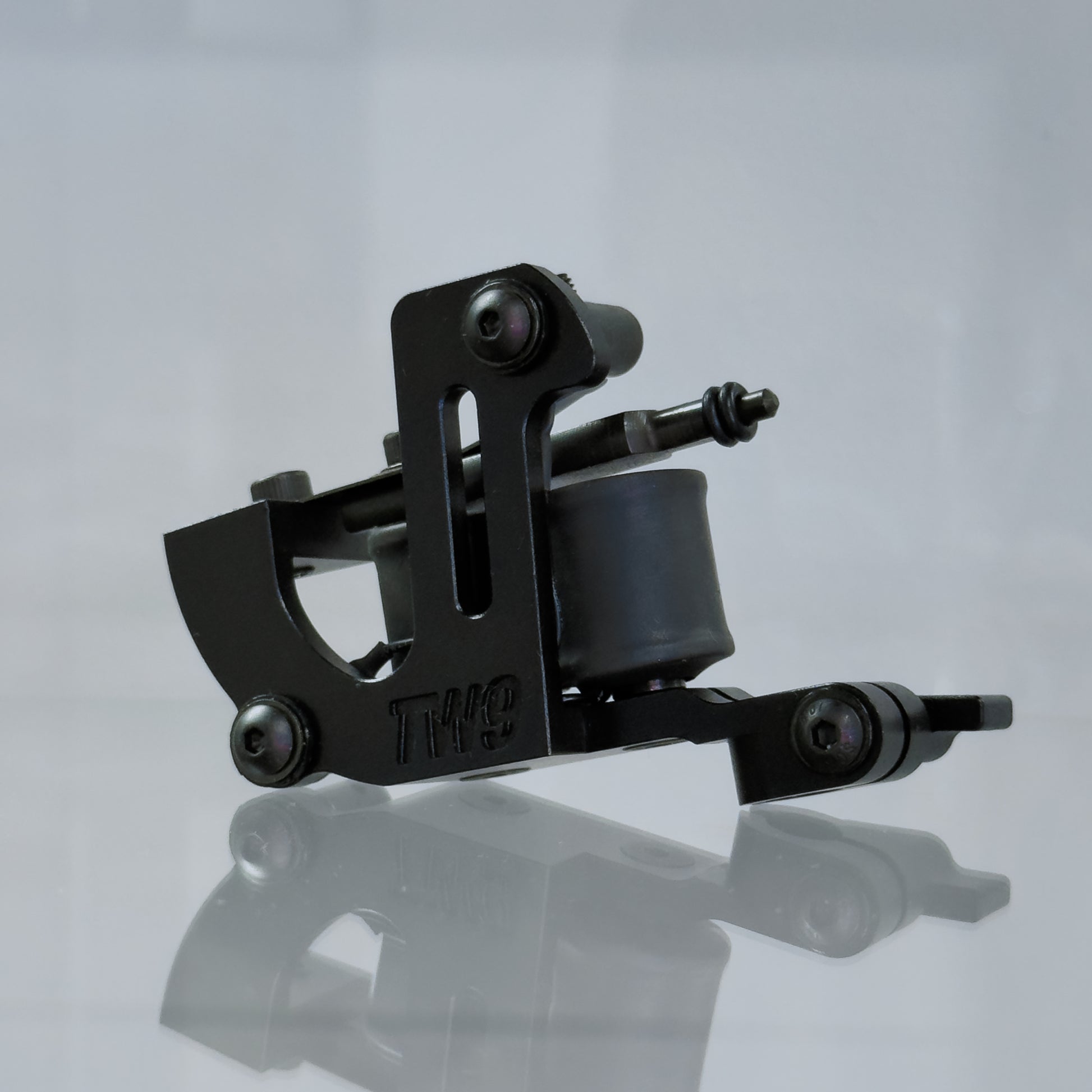 LEBA Fat One black matte coil tattoo machine with clipcord connection