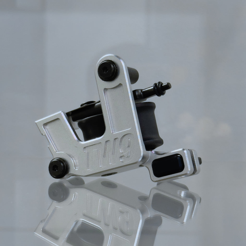 LEBA V2 2.0 silver coil tattoo machine with clipcord connection